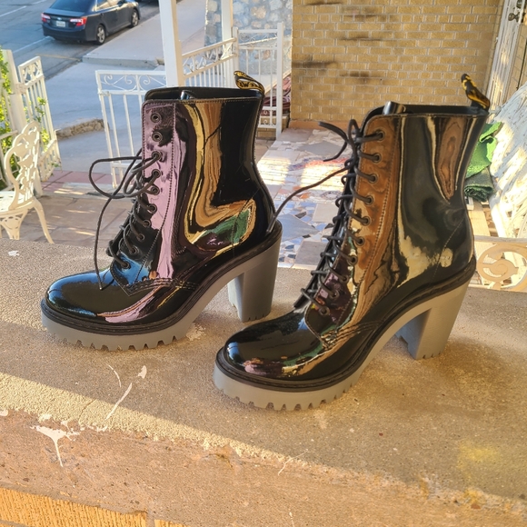 Doc Martens Kendra Boots Grey Size 10 Womens - Picture 3 of 3